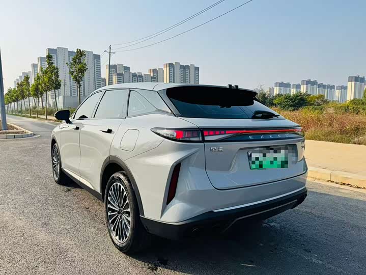 Фото 5 - Exeed RX C-DM Hybrid