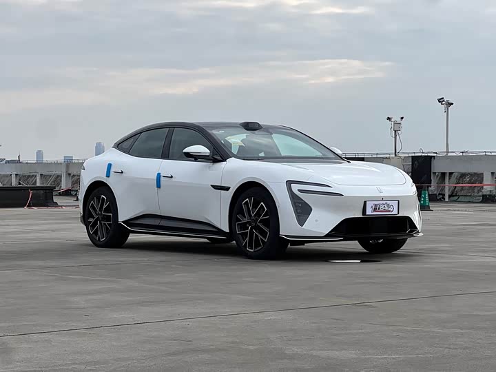 Фото 7 - Avatr 06