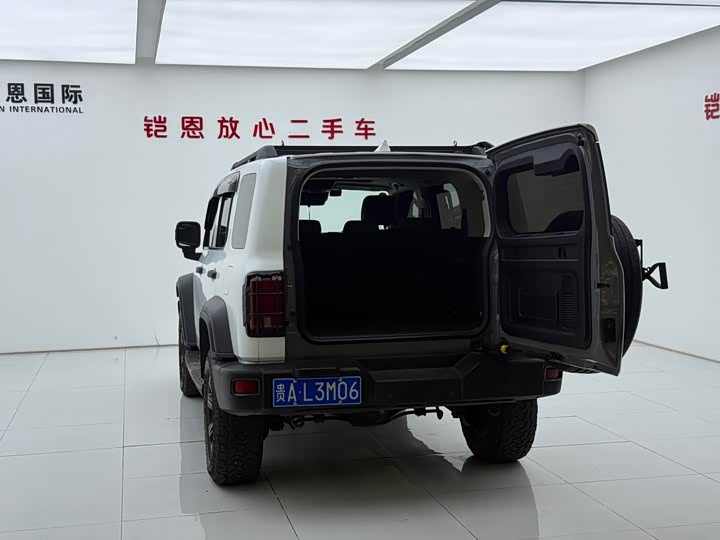 Фото 10 - Tank 300