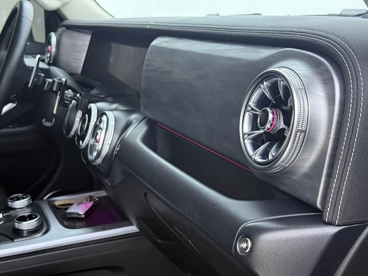 Фото 14 - Tank 300