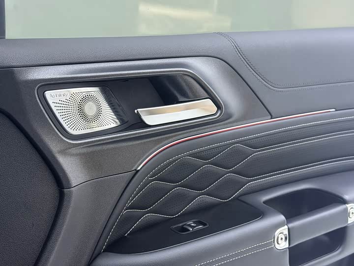 Фото 15 - Tank 300