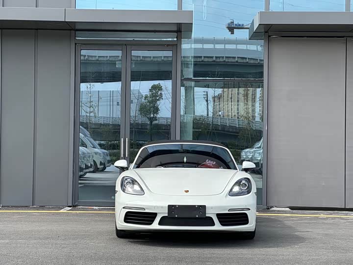 Фото 2 - Porsche 718