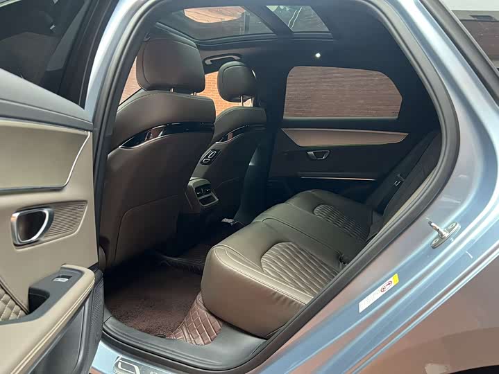 Фото 12 - BYD Han