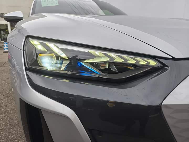 Фото 6 - Audi e-tron GT