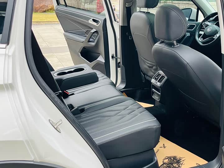 Фото 5 - Volkswagen Tiguan L Pro