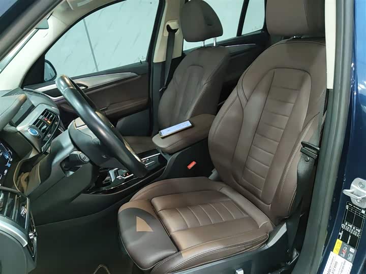 Фото 15 - BMW iX3