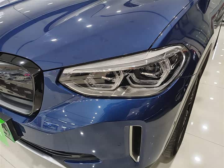 Фото 24 - BMW iX3