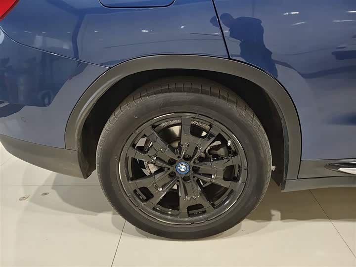 Фото 26 - BMW iX3