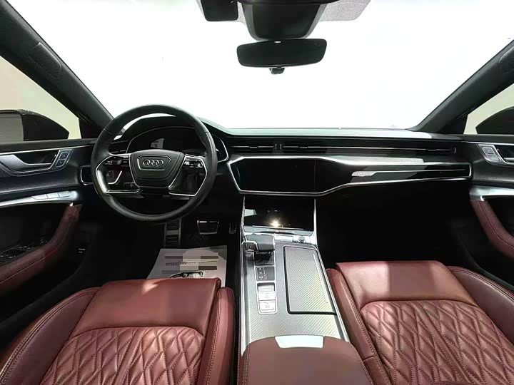 Фото 3 - Audi A7L