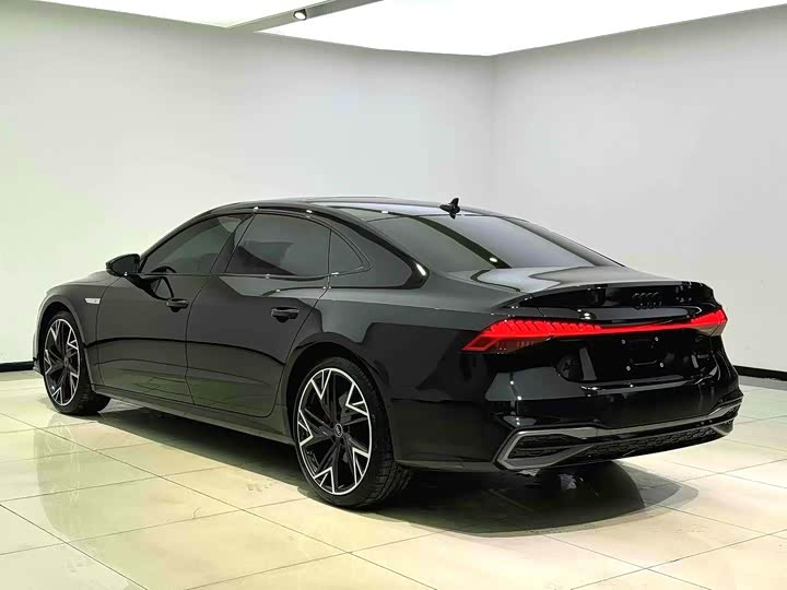 Фото 5 - Audi A7L