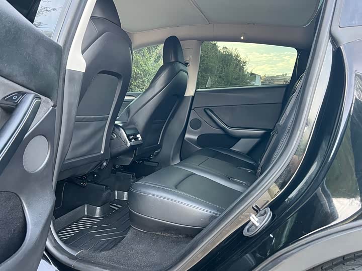 Фото 8 - Tesla Model Y