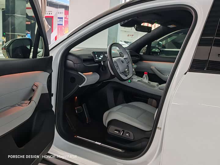 Фото 2 - Nio ES6