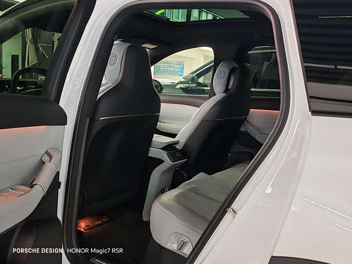 Фото 3 - Nio ES6