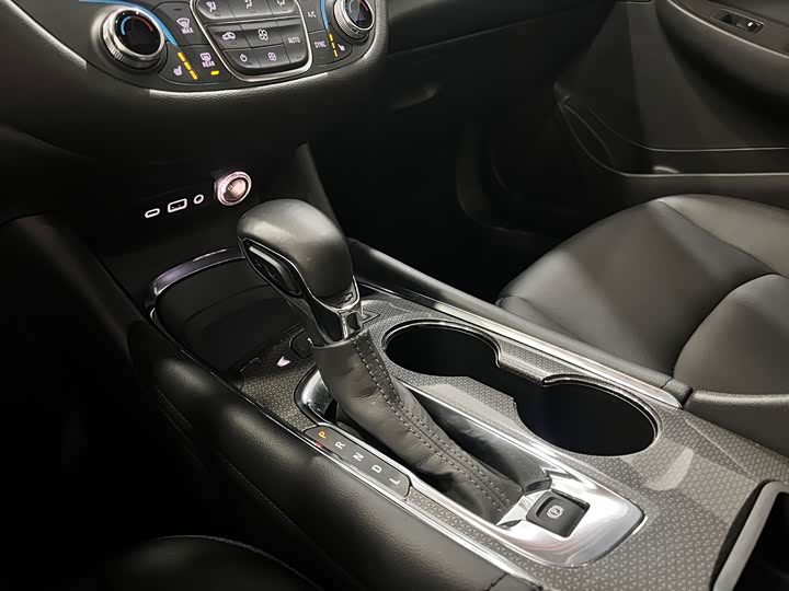 Фото 13 - Chevrolet Malibu XL