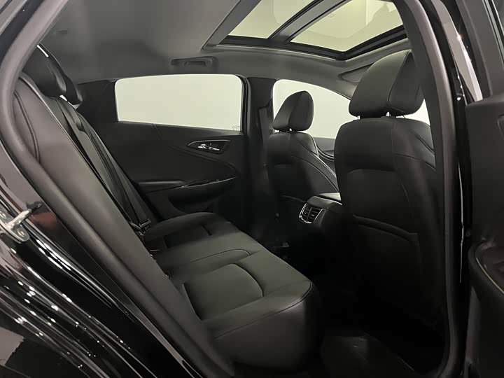 Фото 14 - Chevrolet Malibu XL