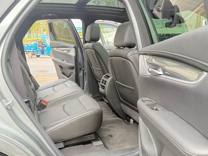 Фото 14 - Cadillac XT5