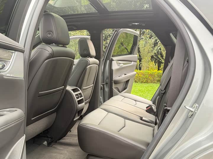 Фото 7 - Cadillac XT5