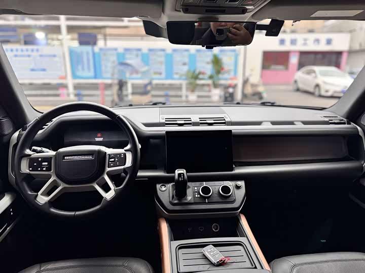 Фото 12 - Land Rover Defender