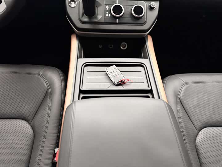 Фото 15 - Land Rover Defender