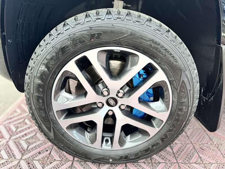 Фото 19 - Land Rover Defender