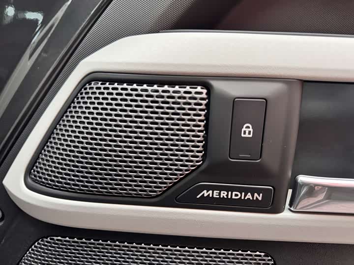 Фото 7 - Land Rover Defender