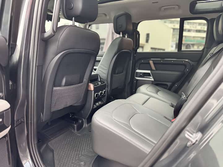 Фото 9 - Land Rover Defender