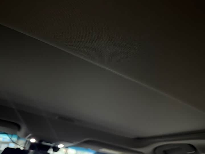 Фото 13 - Toyota Camry