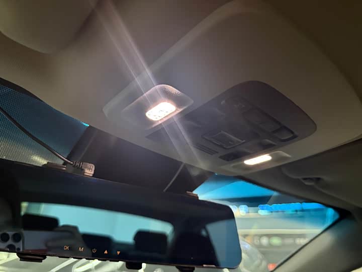 Фото 7 - Toyota Camry