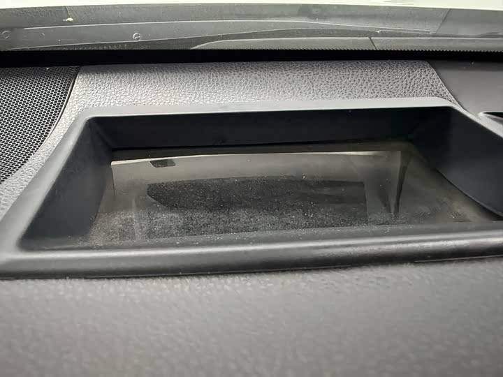 Фото 8 - Toyota Camry