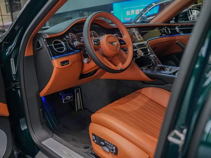 Фото 12 - Bentley Flying Spur