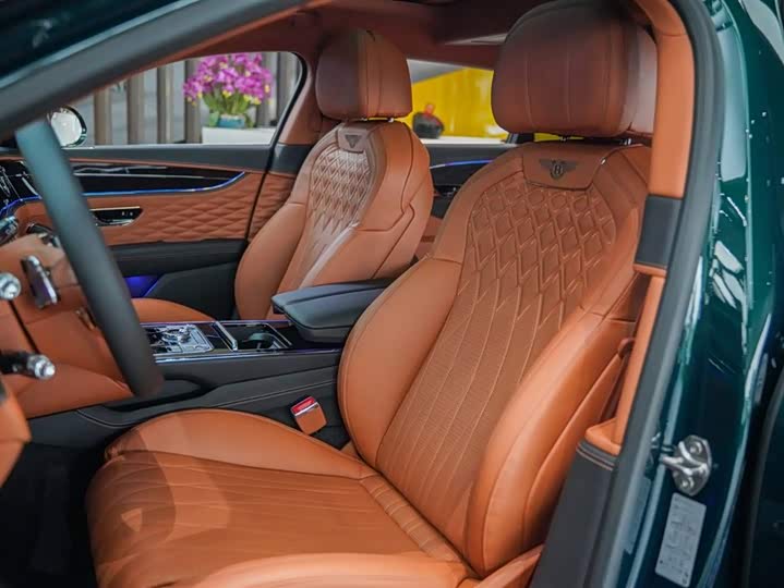 Фото 16 - Bentley Flying Spur