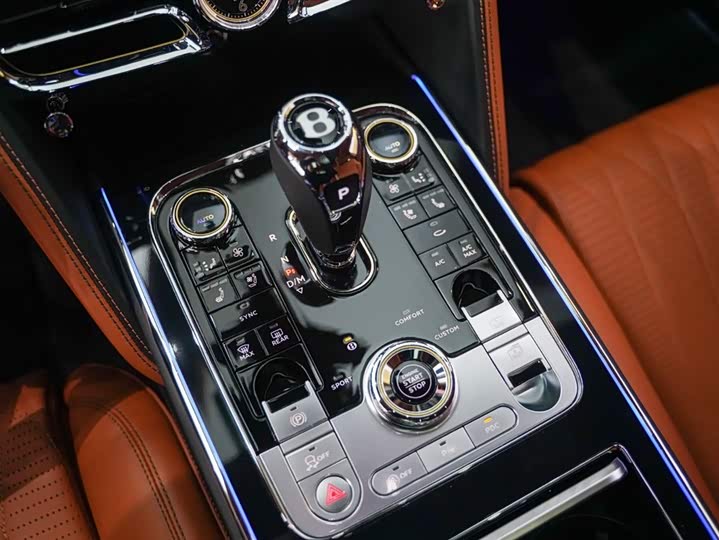 Фото 17 - Bentley Flying Spur