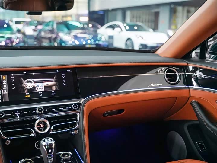 Фото 19 - Bentley Flying Spur