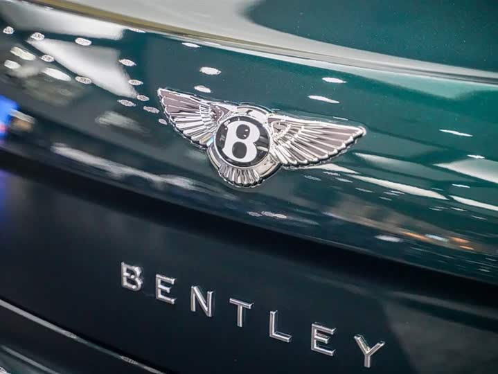 Фото 20 - Bentley Flying Spur