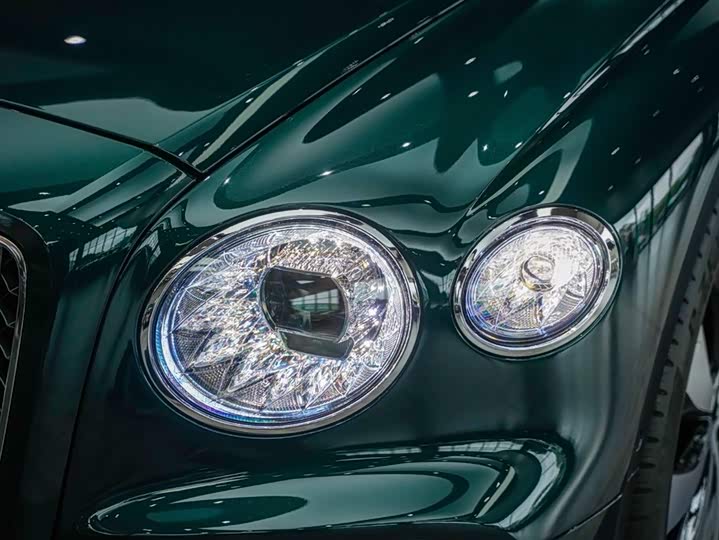 Фото 5 - Bentley Flying Spur