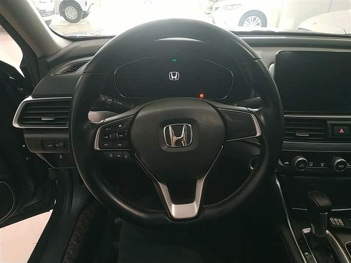 Фото 11 - Honda Accord