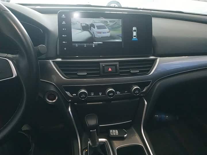 Фото 13 - Honda Accord