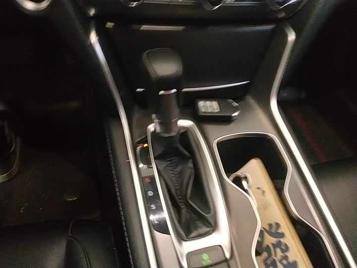 Фото 14 - Honda Accord