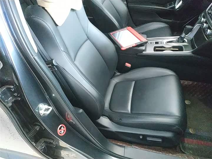 Фото 25 - Honda Accord