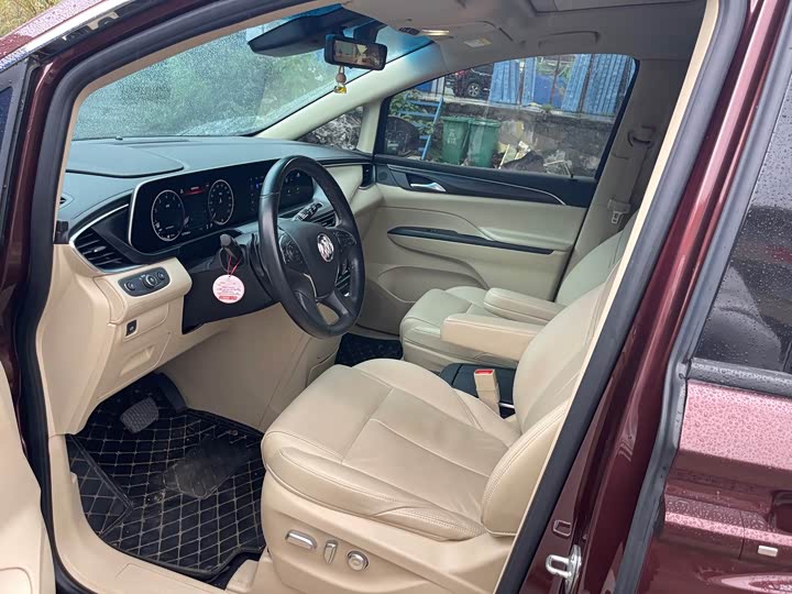 Фото 9 - Buick GL8 ES