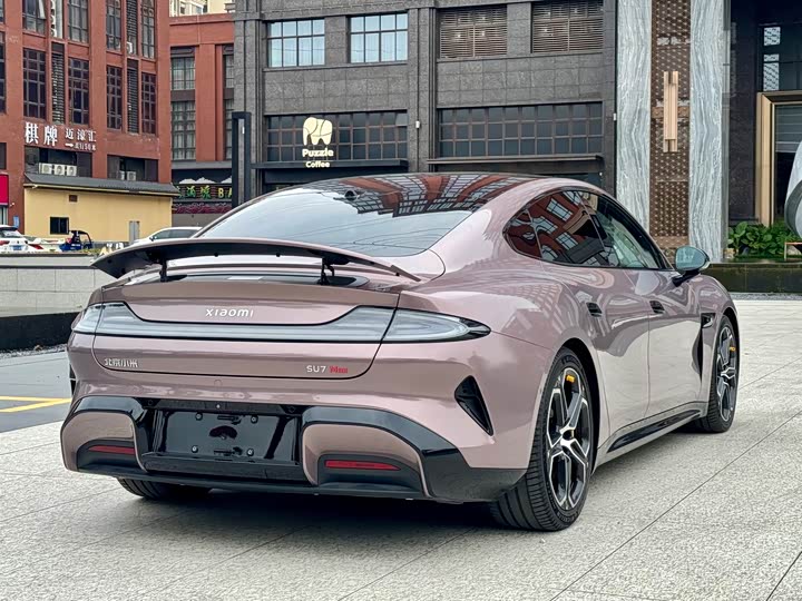 Фото 10 - Xiaomi SU7