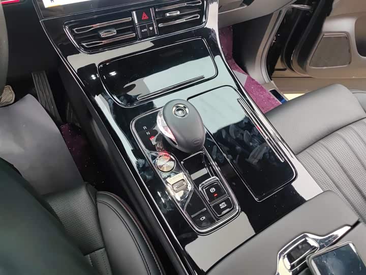 Фото 14 - GAC Trumpchi M8