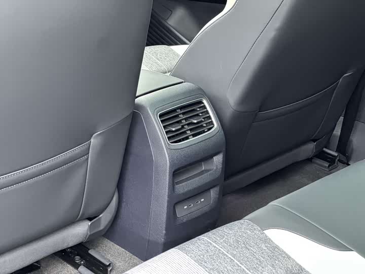 Фото 12 - Volkswagen ID.4 Crozz