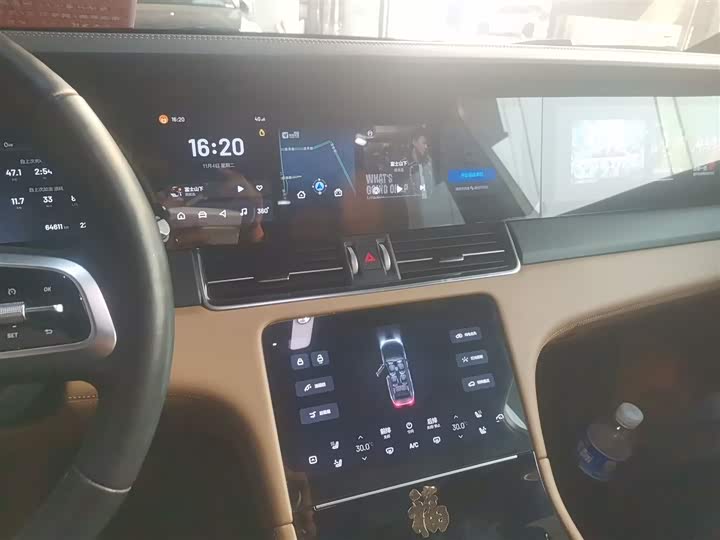 Фото 13 - LiXiang One