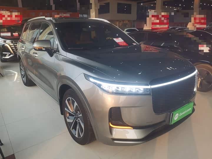 Фото 4 - LiXiang One