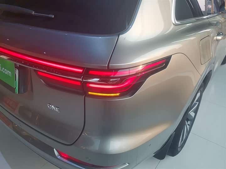 Фото 8 - LiXiang One