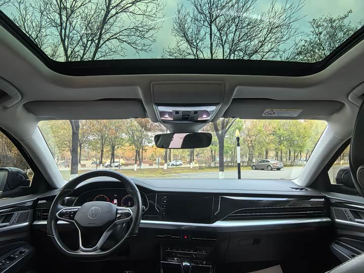 Фото 10 - Volkswagen Passat