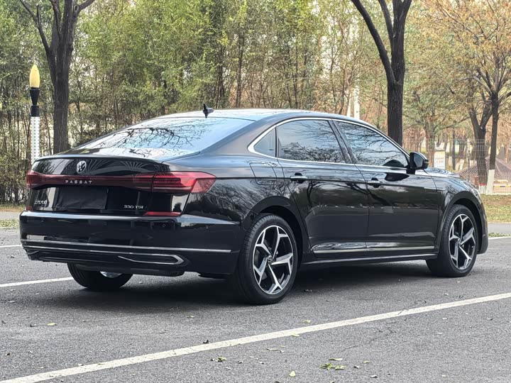 Фото 4 - Volkswagen Passat