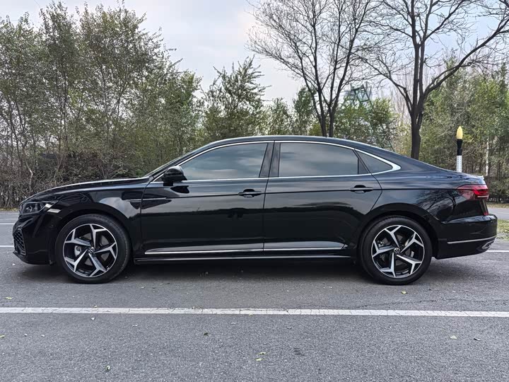 Фото 7 - Volkswagen Passat