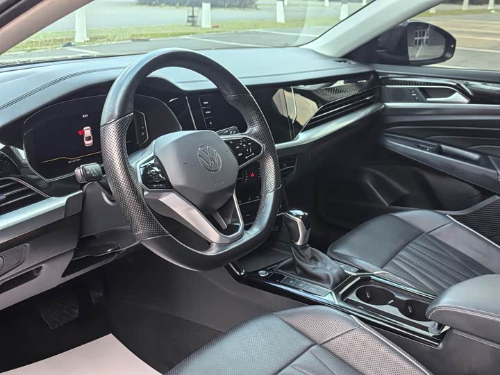 Фото 9 - Volkswagen Passat